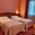 Hotel Poppi