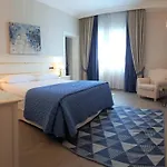 Poppi Hotel 4*