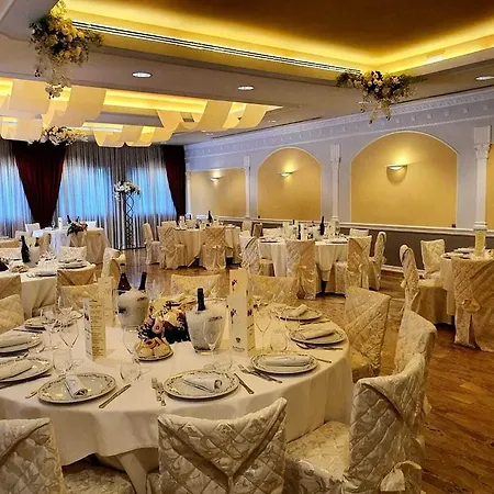 Poppi Hotel 4*