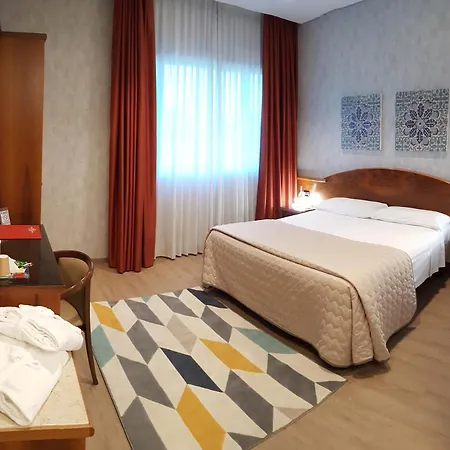 Hotel Poppi Mira