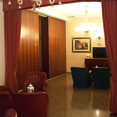 Poppi Hotel Mira
