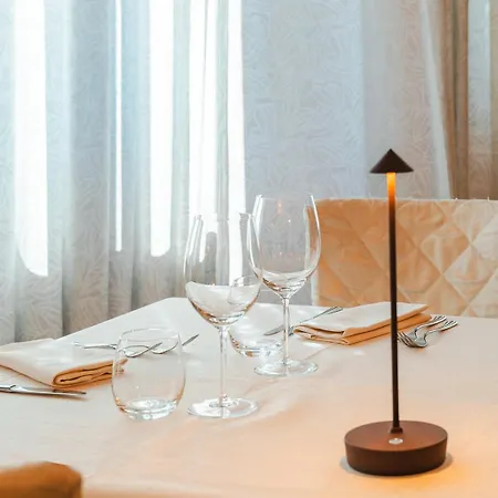 מלון Poppi מירה