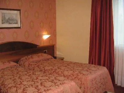 Hotel Poppi 4*