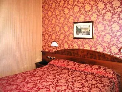 Poppi Hotel Mira