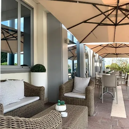 Hotel Poppi Mira
